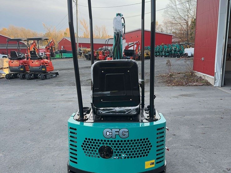 2025-cfg-qh12r-mini-excavator-image-6