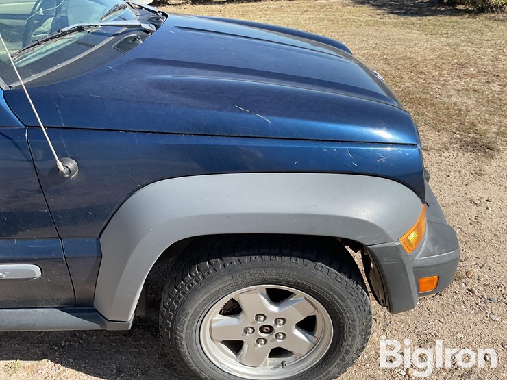 2005-jeep-liberty-sport-image-15