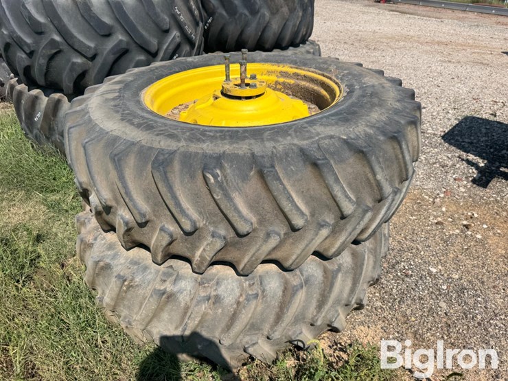 tires-on-john-deere-tractor-rims-image-5