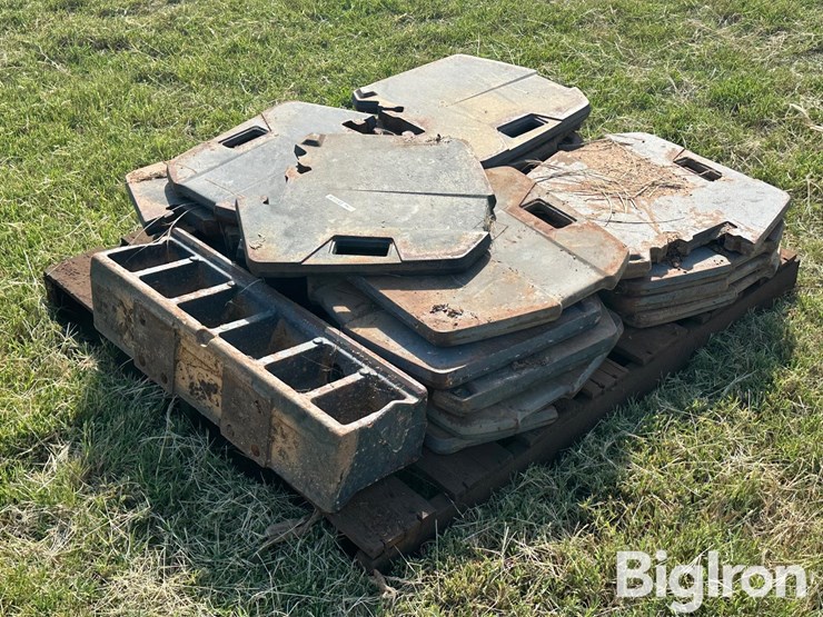 case-ih-front-suitcase-weights-image-8