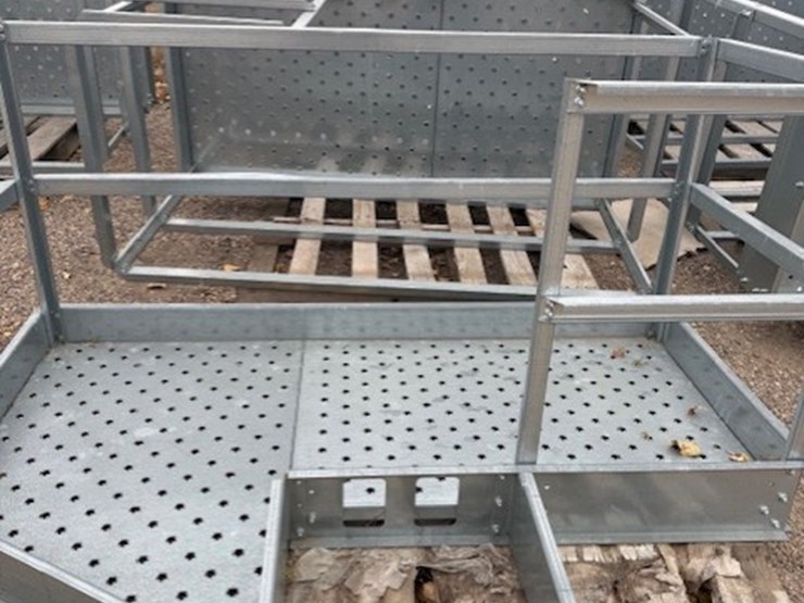 3-galvanized-platforms-(pd5312)-image-1