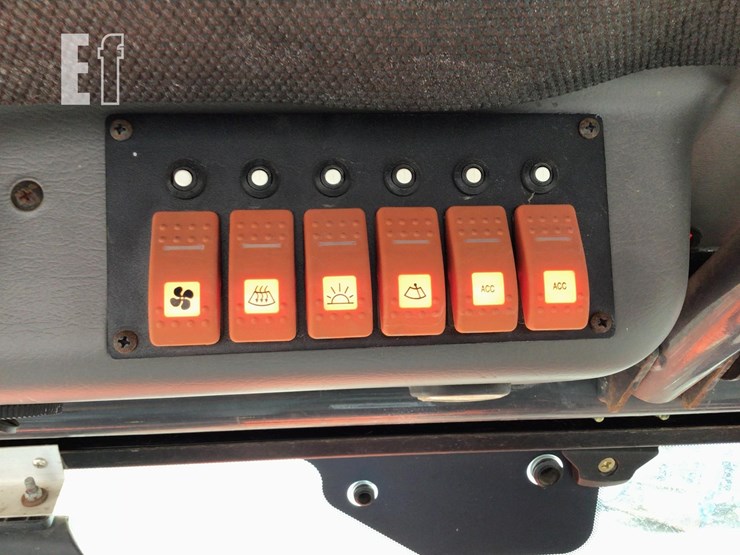 2010-kubota-rtv900g-image-19