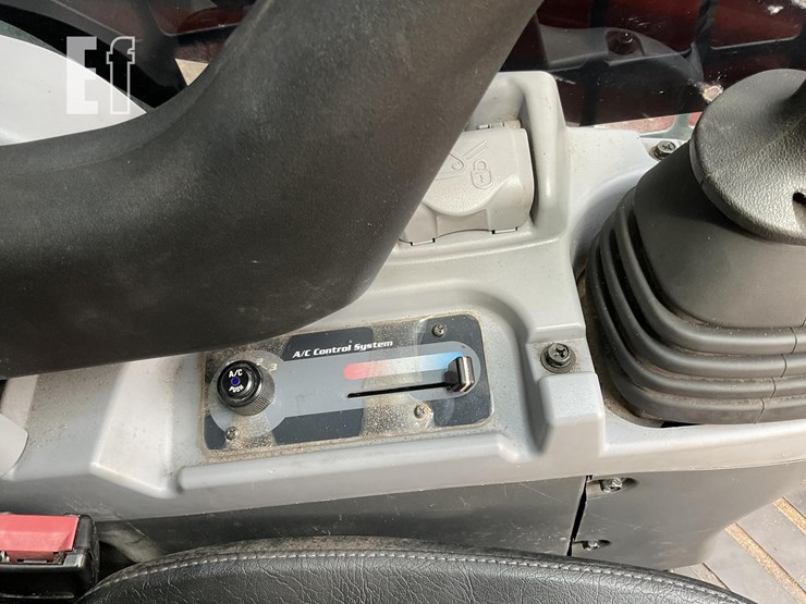 2020-kubota-svl95-2s-image-19