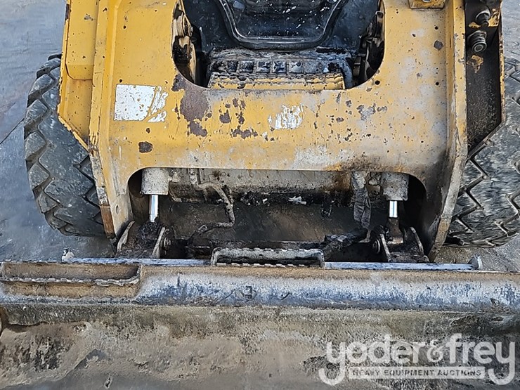 2019-caterpillar-262d3-image-12
