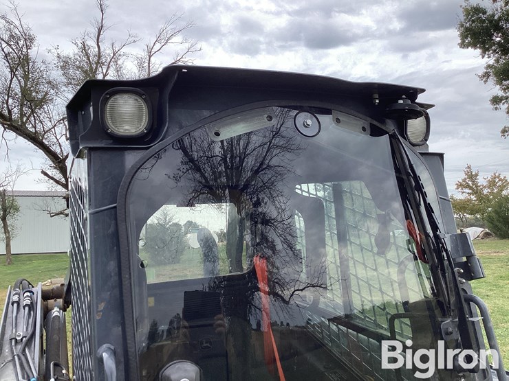 2021-deere-325g-image-10