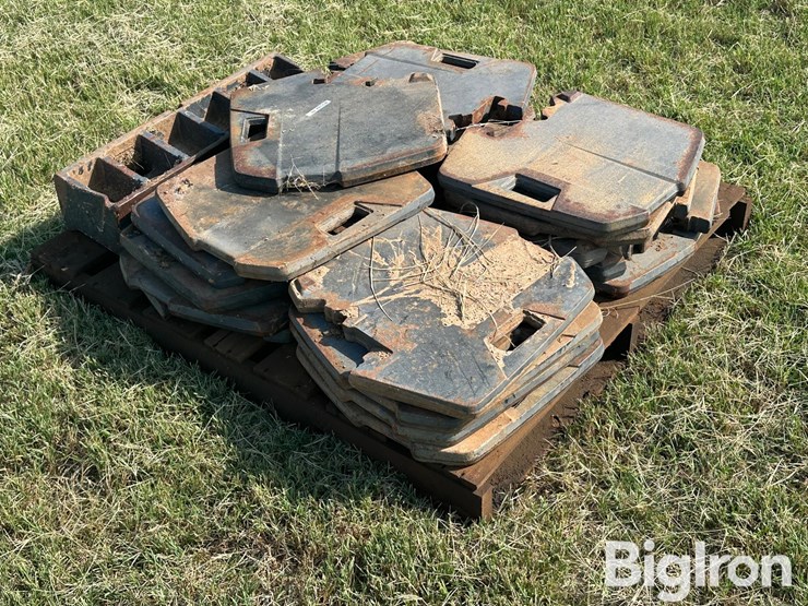 case-ih-front-suitcase-weights-image-6