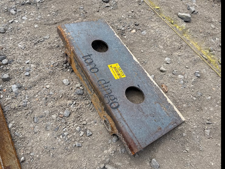 #240-•-unused-dingo-mini-skid-steer-mounting-plate-inv#-26373-image-2