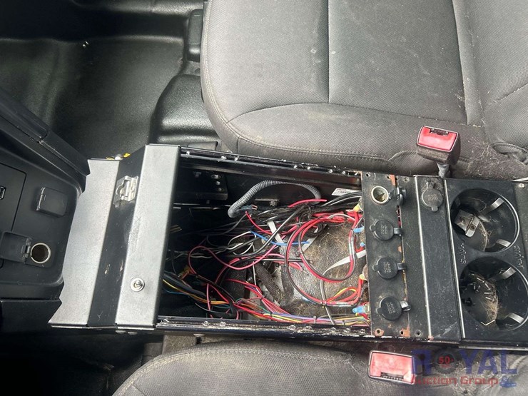 2018-ford-explorer-image-16