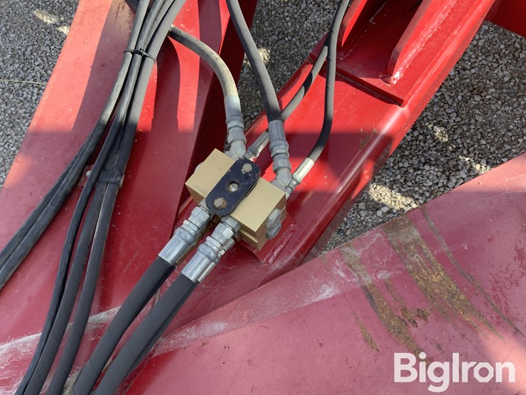 2012-case-ih-330-image-14