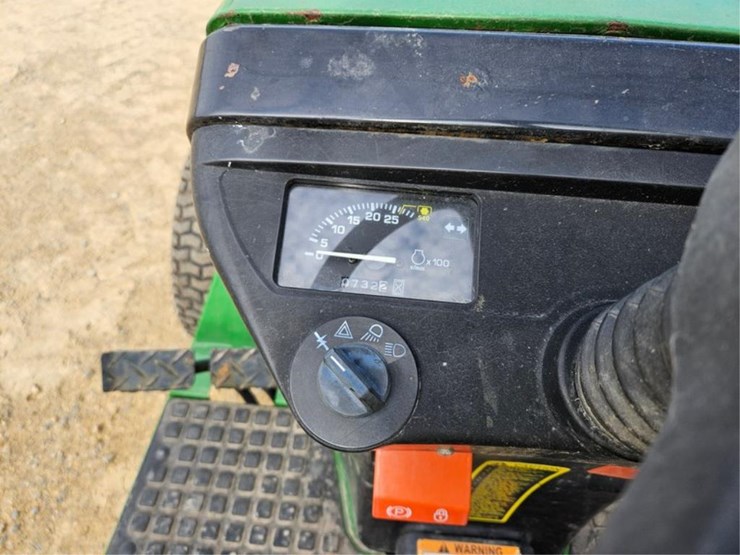 john-deere-4100-image-27