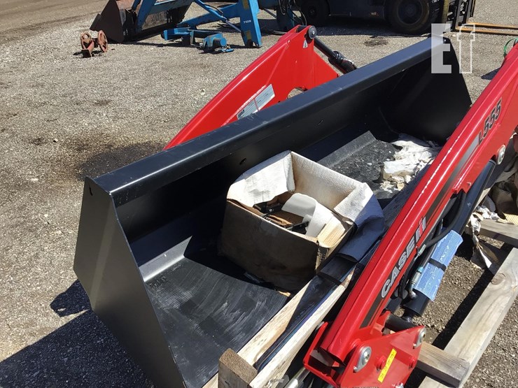 2022-case-ih-l555-image-5