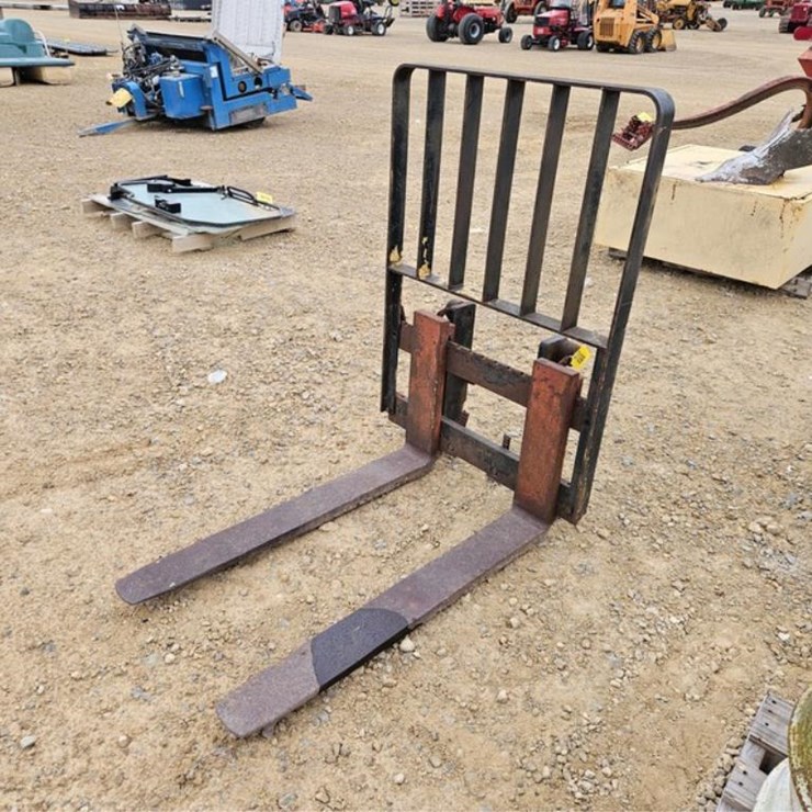 #3109 • 42" Pallet Forks for Fork Lift