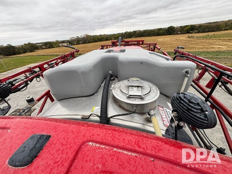 2019-case-ih-patriot-4440-image-103