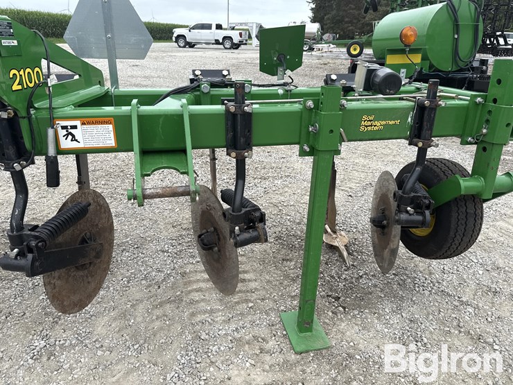 john-deere-2100-image-11