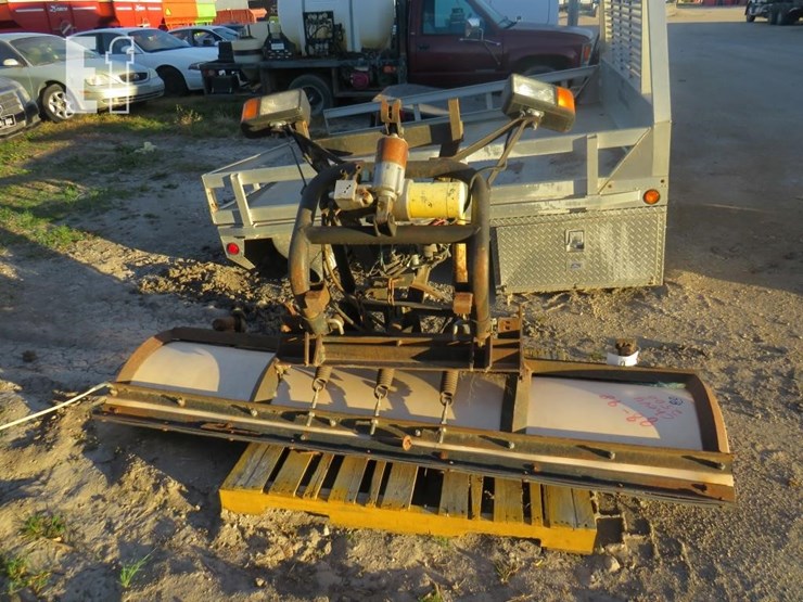 1990's-chevy-snow-plow-with-brackets-image-2