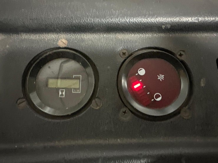 1996-crown-30rctt-image-3