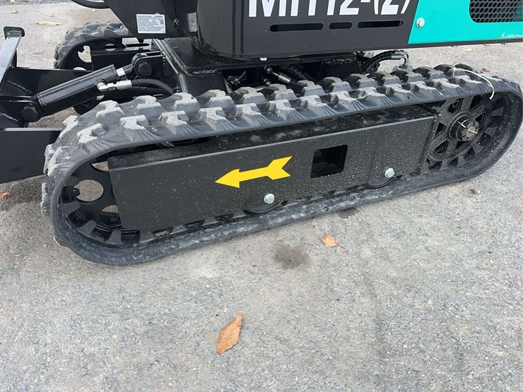 2025-agt-mh12z-mini-excavator-image-11