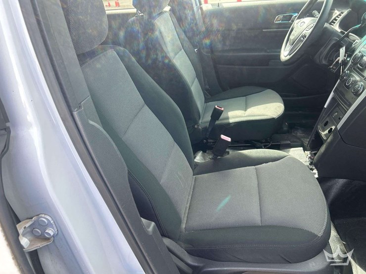 2013-ford-explorer-image-25