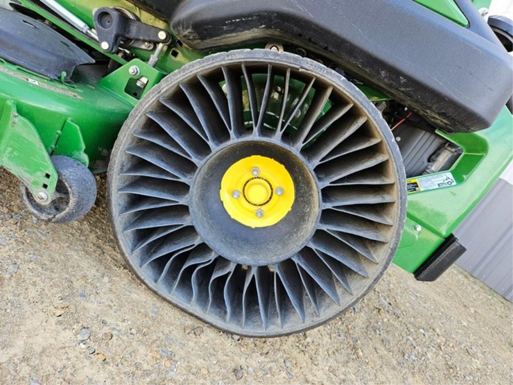 2022-john-deere-z960m-image-24