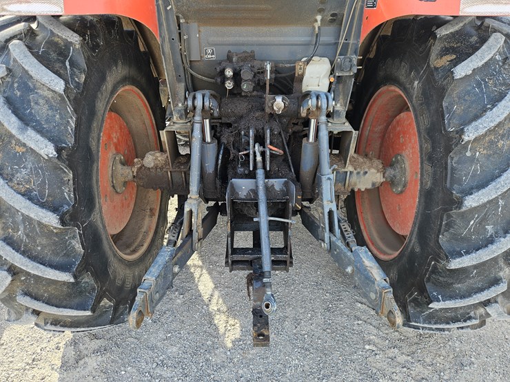 2020-kubota-m6-131-image-17