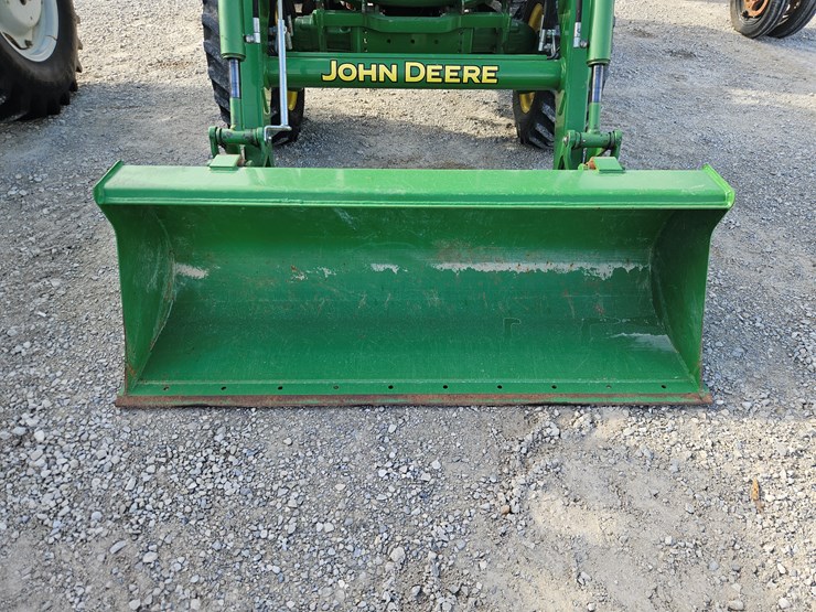 2015-john-deere-4044r-image-3