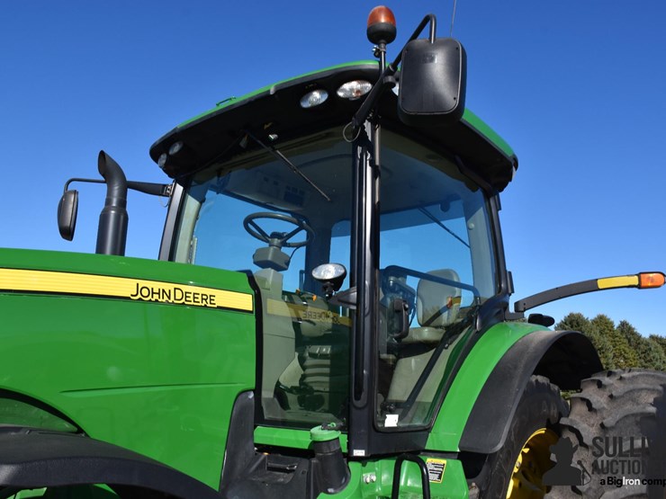 2013-john-deere-8235r-image-12