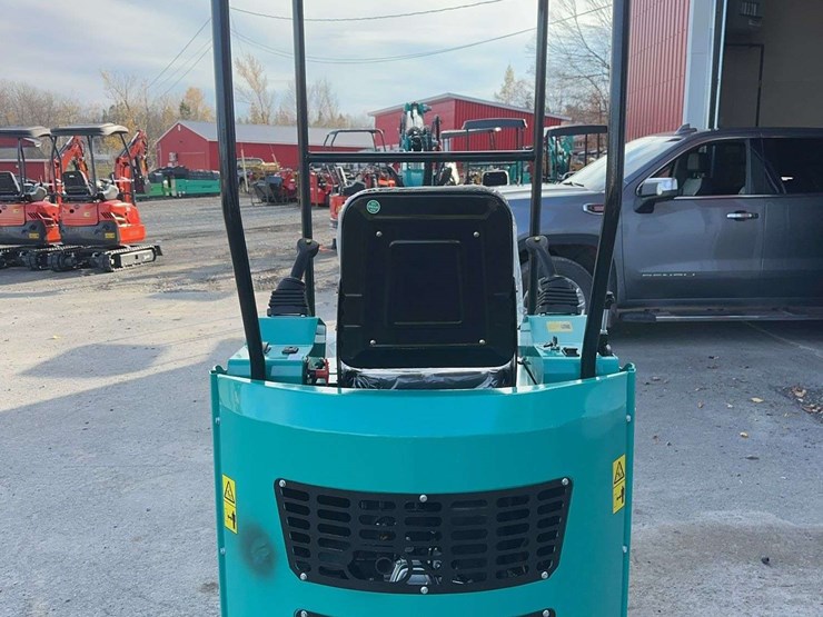 2025-agt-h15z-mini-excavator-image-6