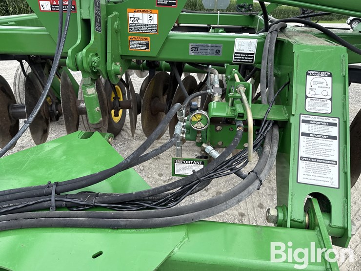 john-deere-637-image-12
