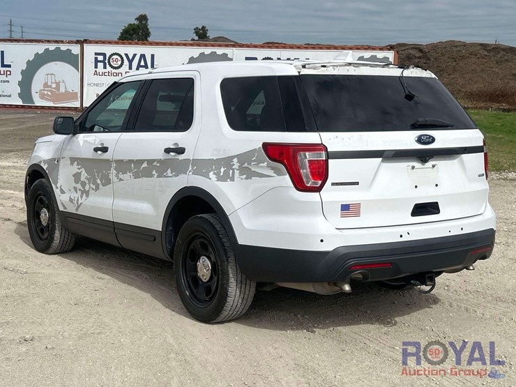 2017-ford-explorer-image-4