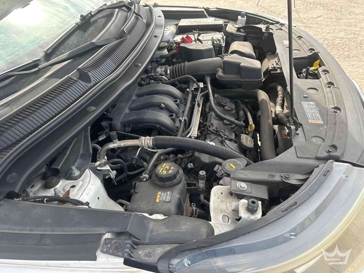 2016-ford-explorer-image-34