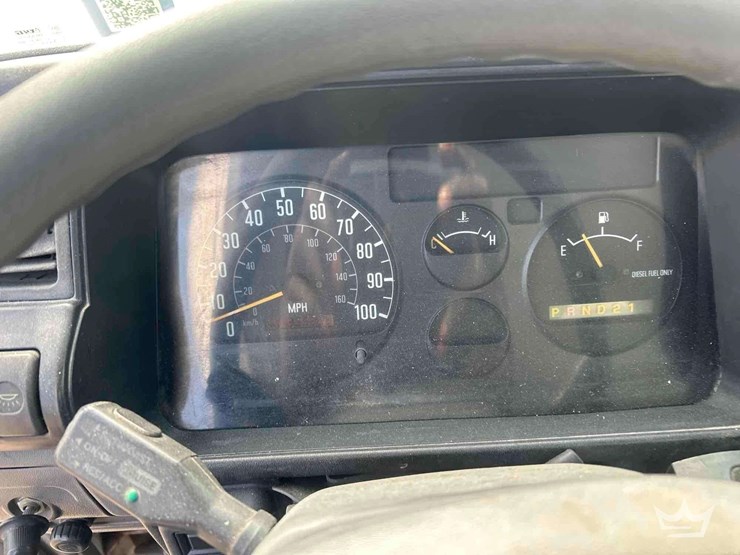 2002-isuzu-npr-image-12