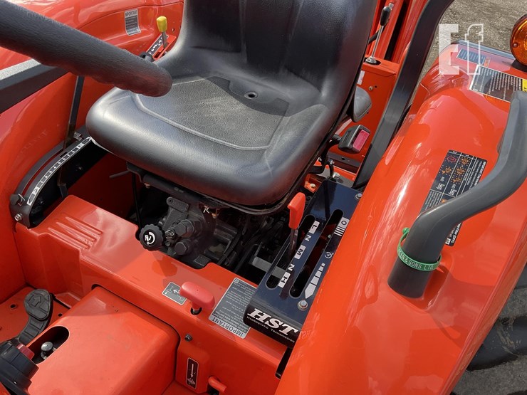 2019-kubota-l3301hst-image-16