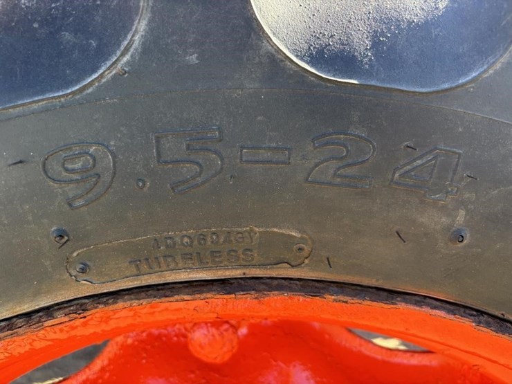 2019-kubota-m7060d-image-19