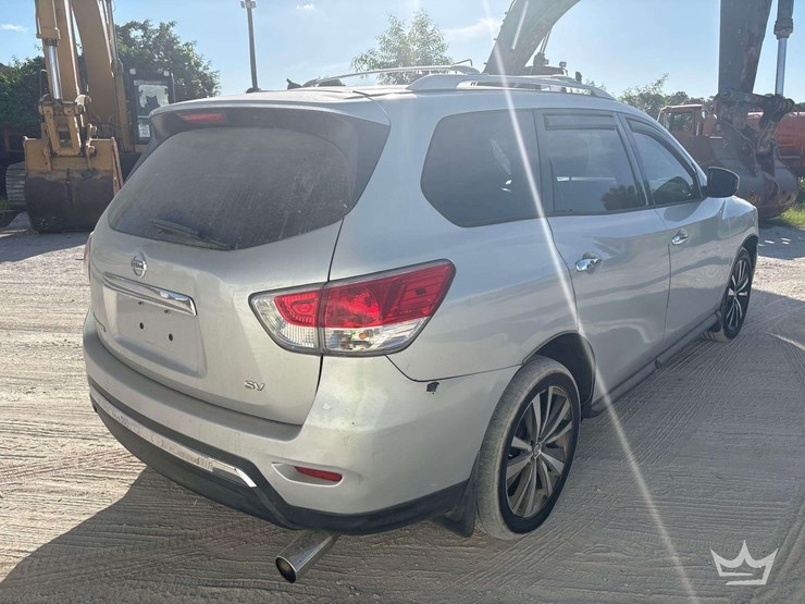 2016-nissan-pathfinder-image-3