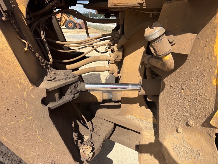 caterpillar-980-image-5