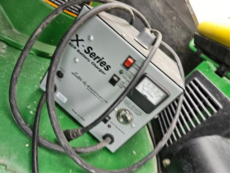 2011-john-deere-gator-image-31