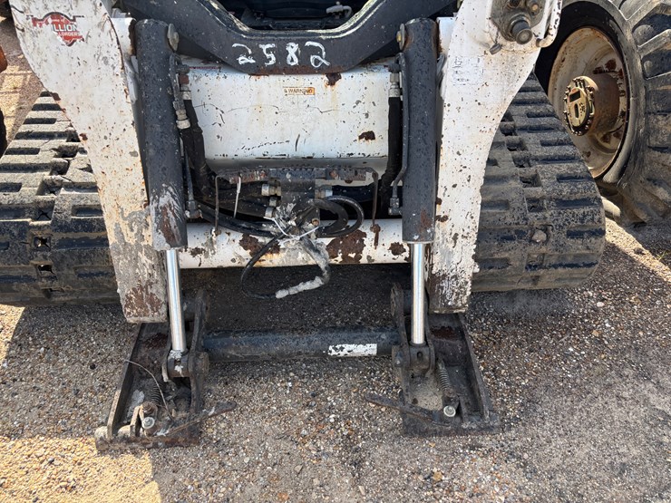 2014-bobcat-t750-image-13