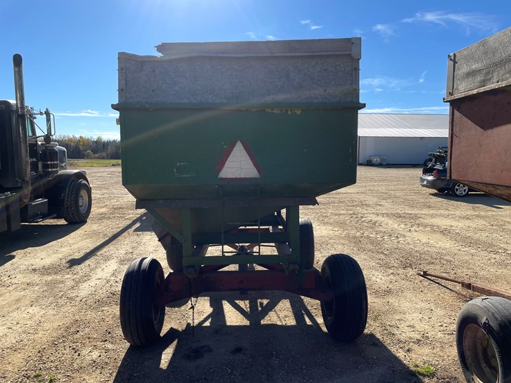 #5929-•-gravity-box-on-running-gear-image-6