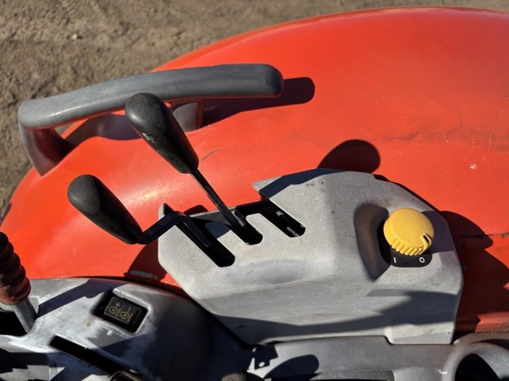 2018-kubota-m5-111d-image-37