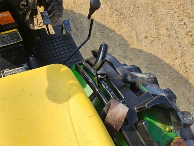 john-deere-2520-image-17