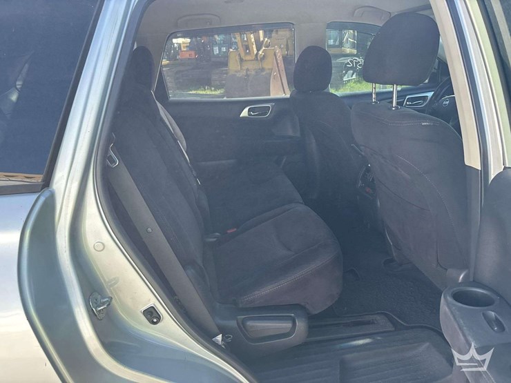 2016-nissan-pathfinder-image-17