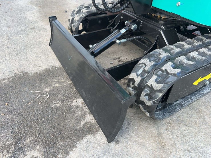 2025-agt-h15z-mini-excavator-image-10