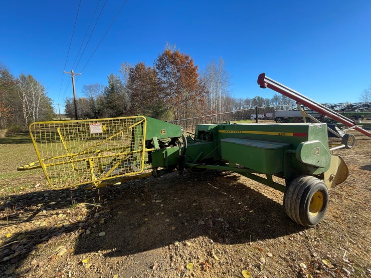 john-deere-336-image-3