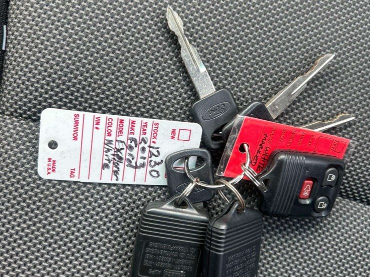 2013-ford-explorer-image-34