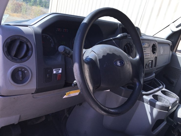 2010-ford-e250-image-7