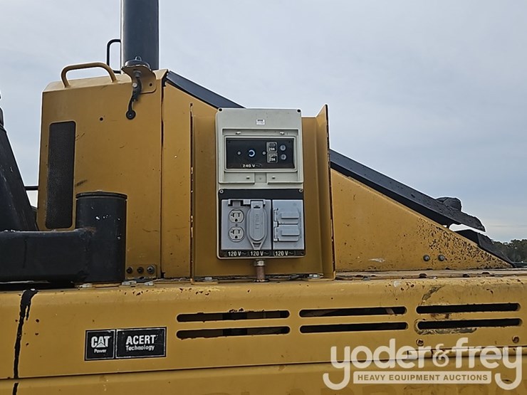 2012-caterpillar-ap-1055e-image-9
