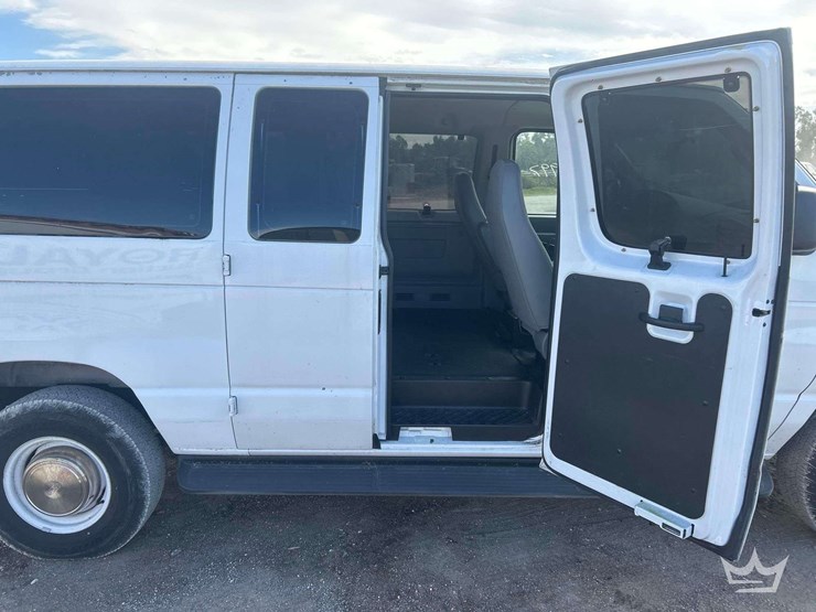 2003-ford-e250-image-22