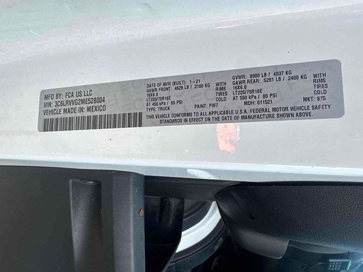 2021-ram-promaster-2500-image-3