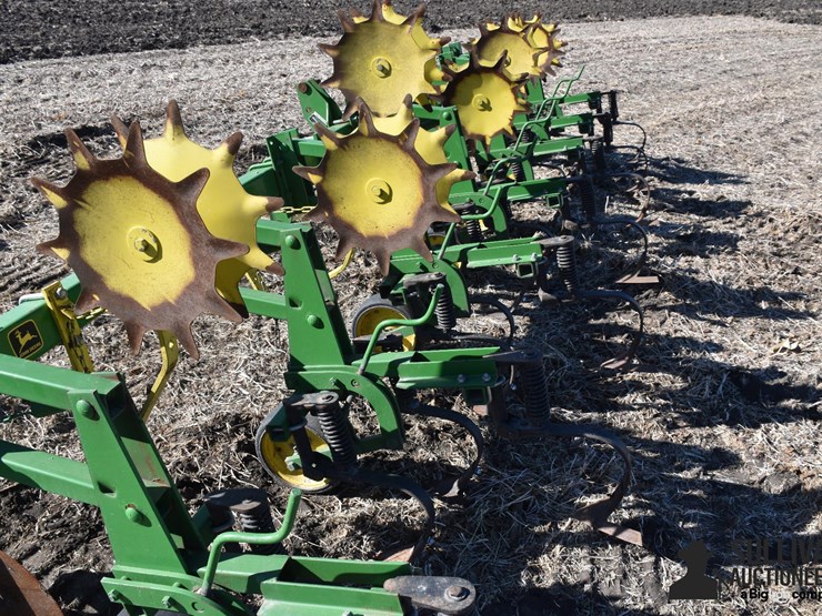 john-deere-825-image-12