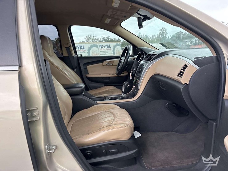 2010-chevrolet-traverse-image-17